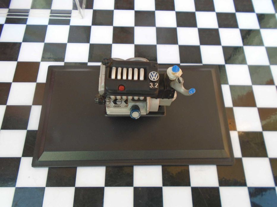 Silnik VW 3.2  V6 VOLKSWAGEN  1:18  Model