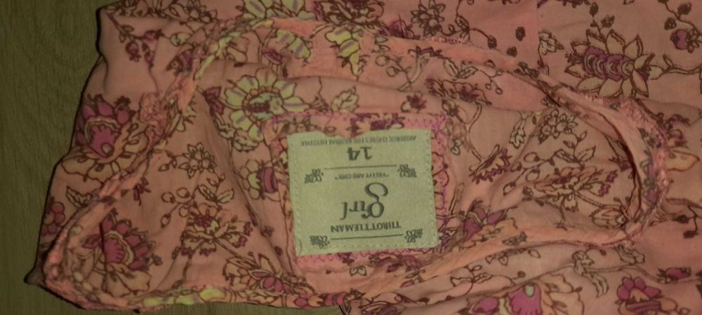 Blusa rosa com estampados florais