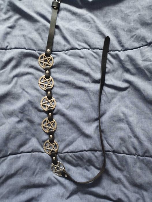 Cinto com pentagramas