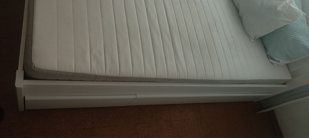 Cama IKEA Songesand 160x200 com arrumação (4 gavetões) em 2ª mão