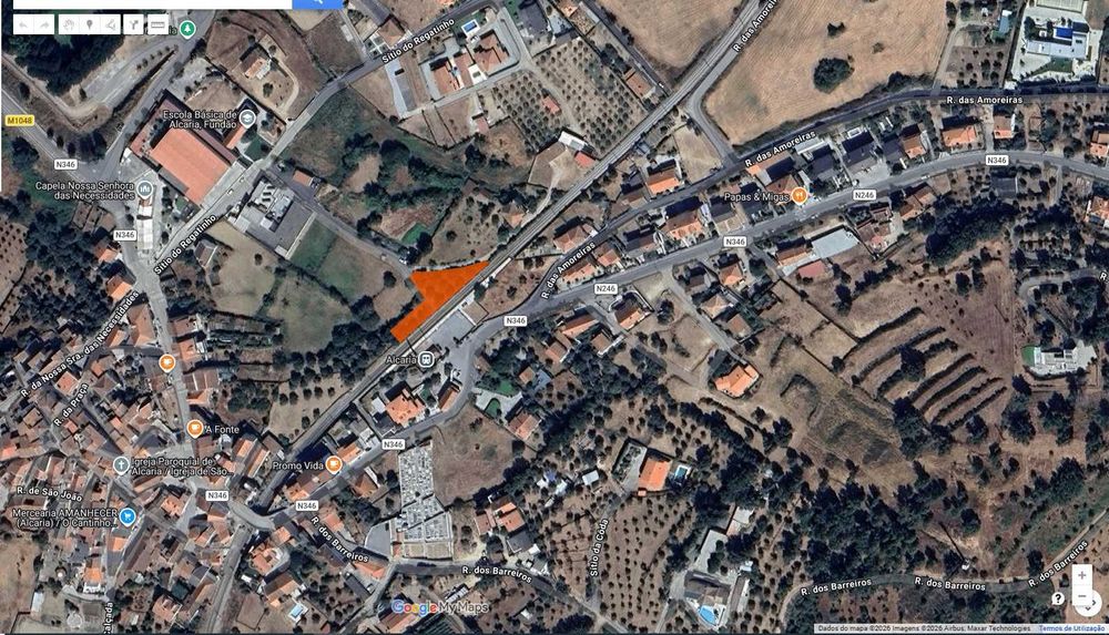 Terreno à venda em Alcaria