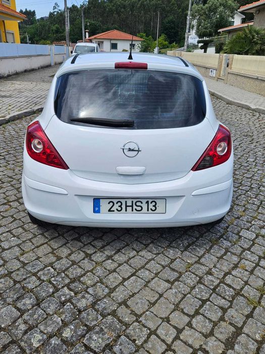 Opel Corsa comercial