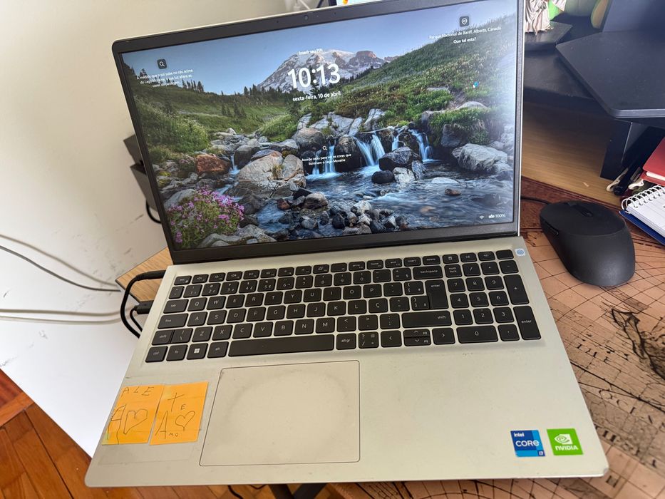 Notebook Dell (comprado no Brasil) 15 3530