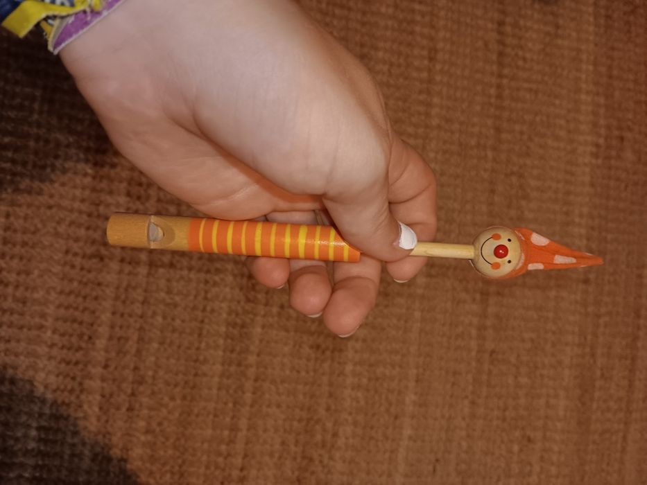 Apito/flautinha de madeira