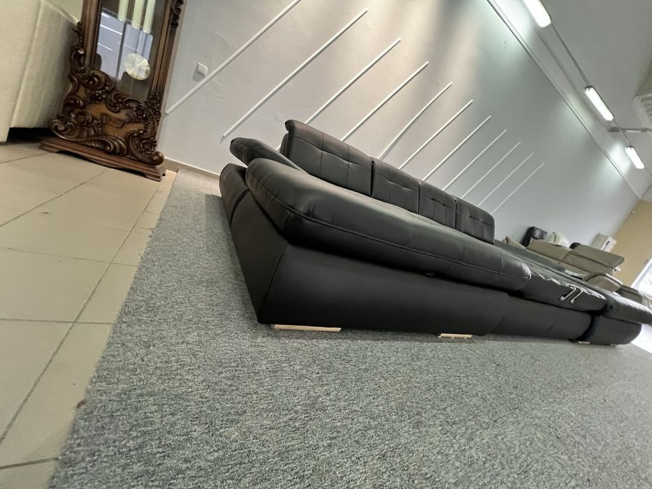 Виставковий шкіряний розкладний з великою нішею повністю шкіряний