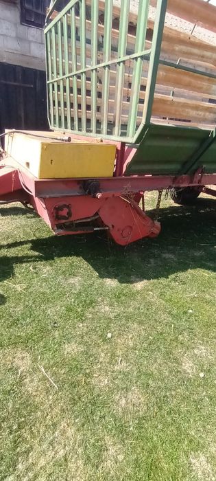 Przyczepa samozbierajaca