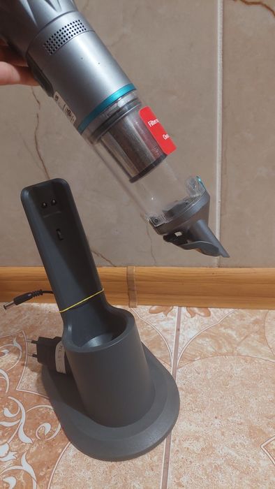 Пилосос бездротовий акумуляторний Genius безмішковий автомобільний