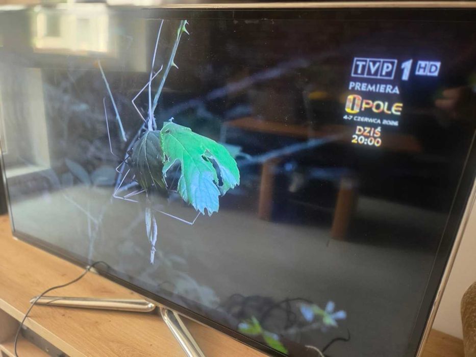 TV Samsung 46" / FullHD / noga / pilot