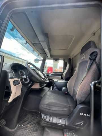 MAN TGL 12.250 mercadoria com plataforma Elevatória