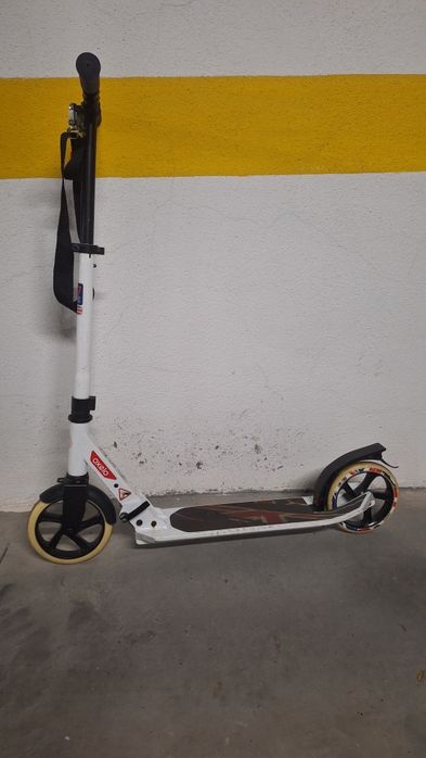 Trotinete Oxelo Mid 7 em bom estado.