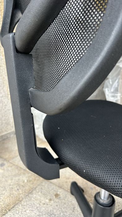 Cadeira secretária preta