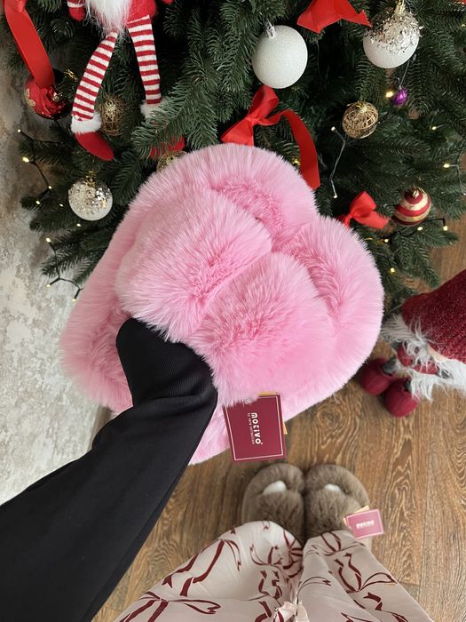 Пухнасті тапочки motivo