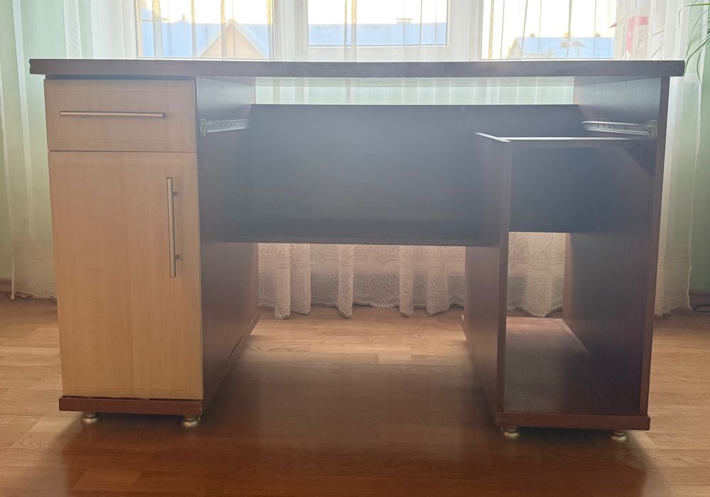 Набір меблів в спальню кімнату