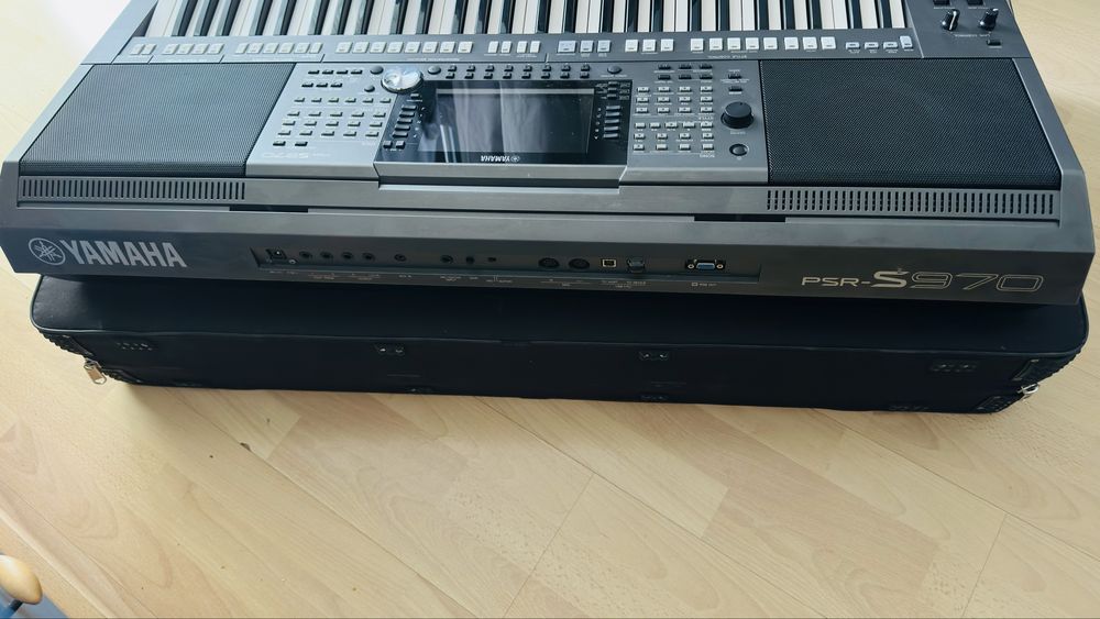 Keyboard yamaha psr-s970