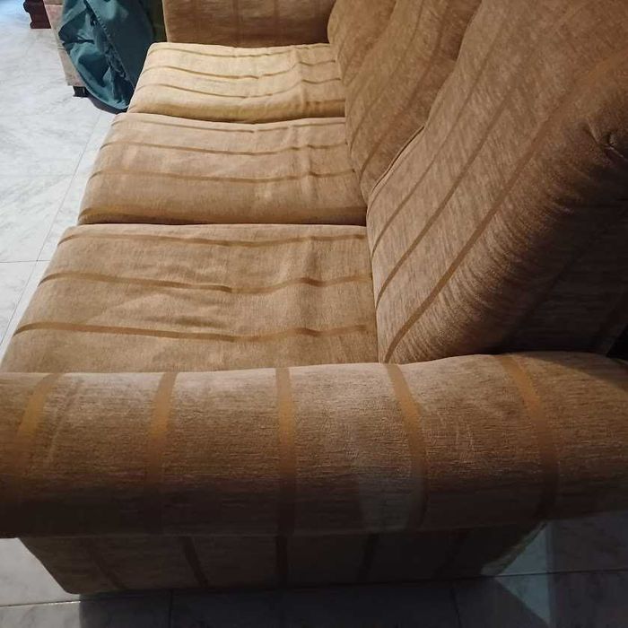 Vendo sofá com muito uso