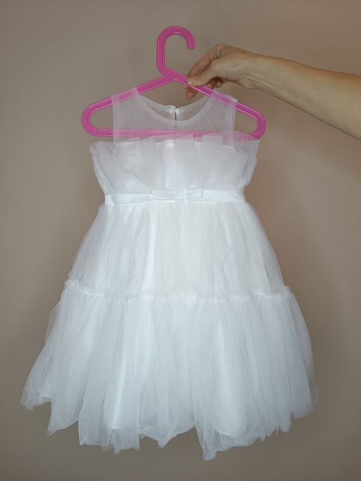 Сукні святкові на дівчаток 5-7 років