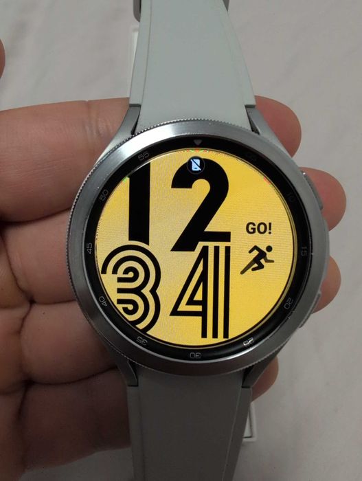 Samsung Galaxy Watch4 Classic Smartwatch