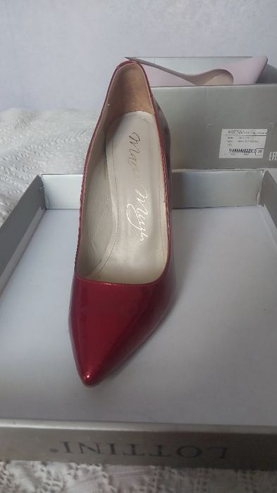 Туфлі вишневі гарні