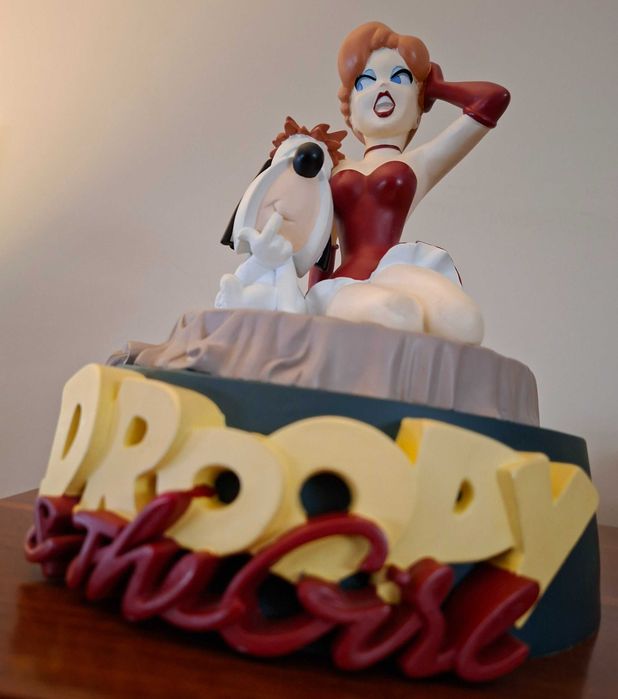 Estatueta de Droopy e da Pin Up. Demons et Merveilles.