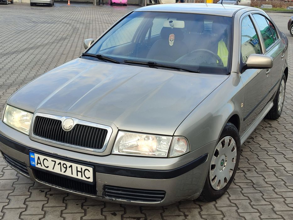 Продам Шкоду Октавія в доглянутому стані.2007р 1.6 бензин,2 комплекти резини,технічно справному стані.