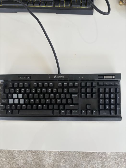 teclado corsair 100%