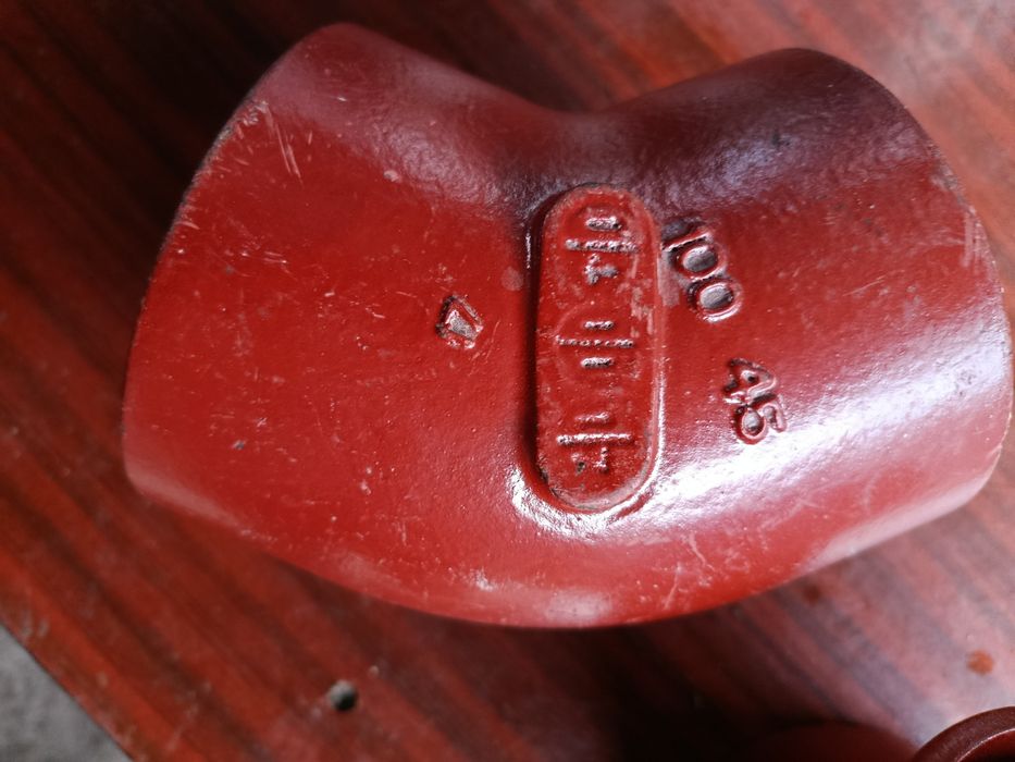 Відвід 45 градусів.Чавунний безрострубний каналізаційний Ду 100