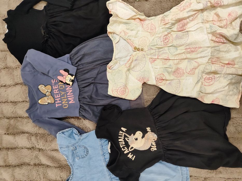 Zestaw sukienek rozmiar 98/104