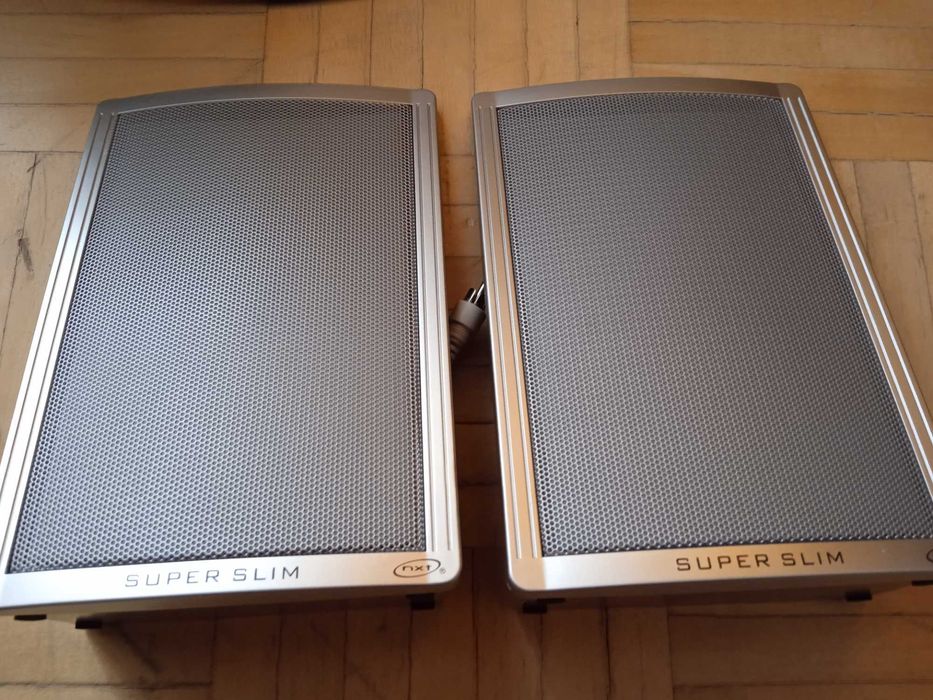 mikro audio system Emerson  do słuchania muzyki z  dwoma  głośniki