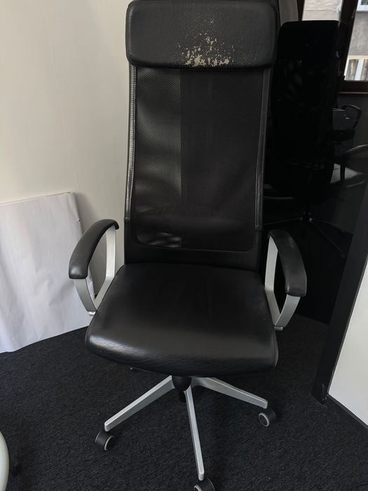 Krzesło biurowe Ikea Markus czarna skóra