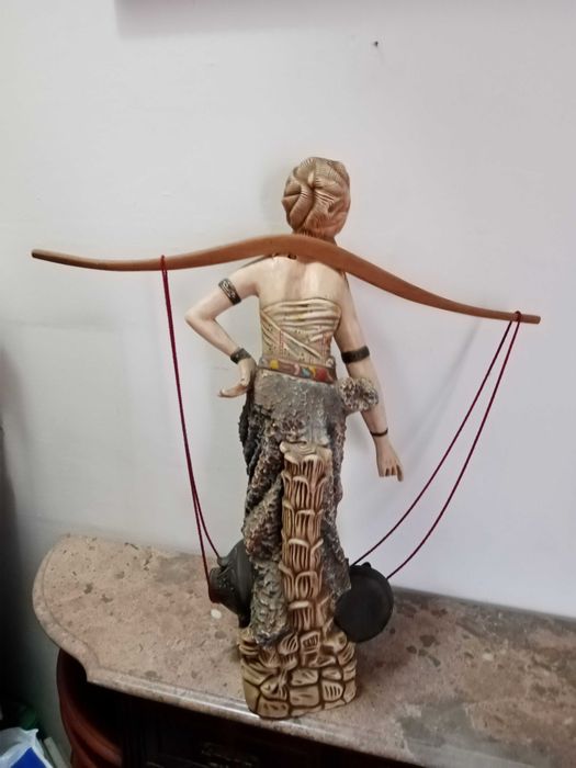Imagem Mulher com Cântaros - Louça ( Grande )
70 X 30 cm