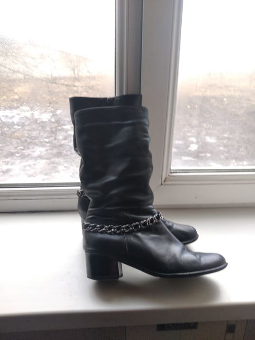 Продам женские демисезонные сапоги