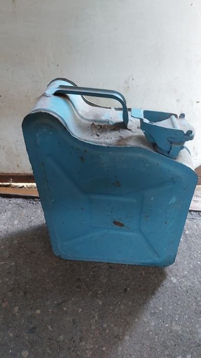 Stary karnister PRL 10litrow
