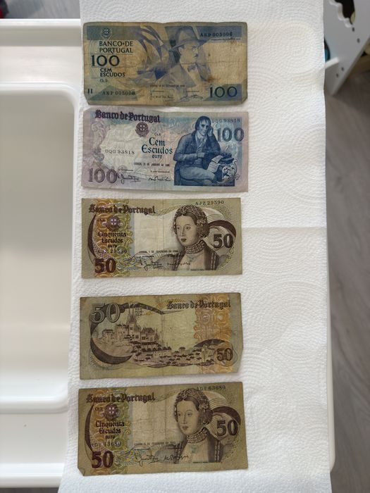 Notas e moedas antigas