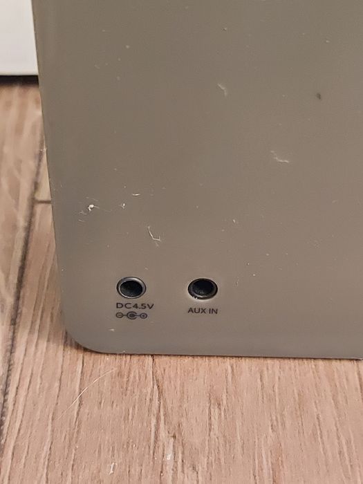 Lexon mini dolmen radio FM/AM