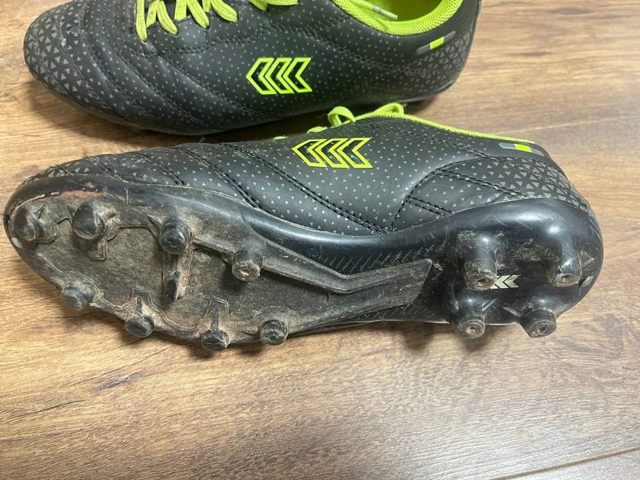 Sprzedam buty piłkarskie