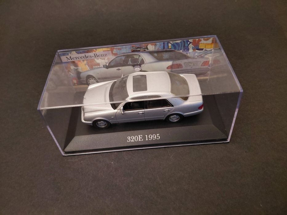 Miniatura 1.43 Mercedes Benz E320