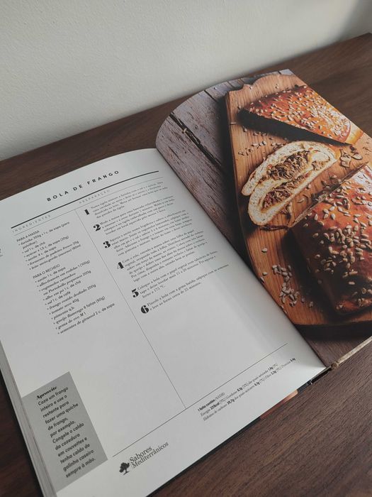 Livro "À mesa com o pingo doce"