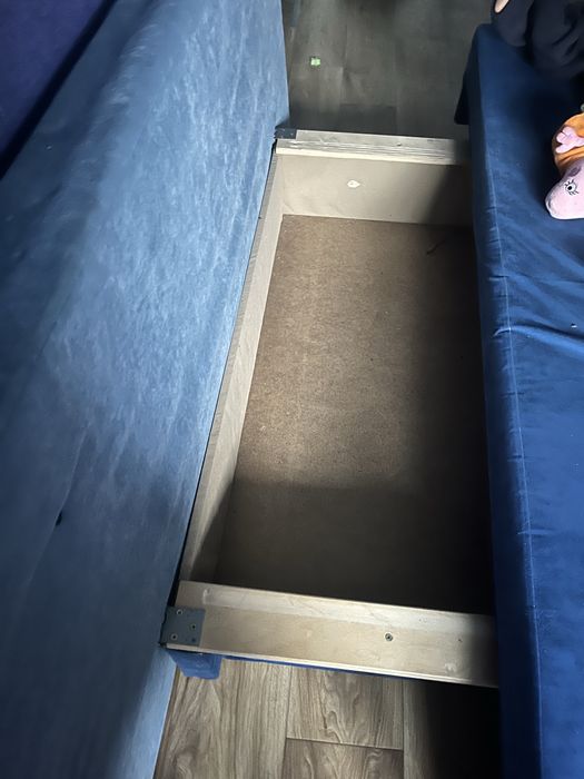 Продам диван синий