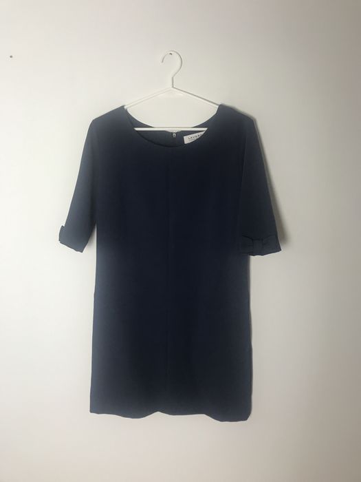 Granatowa elegancka krótka sukienka koktajlowa Lavard