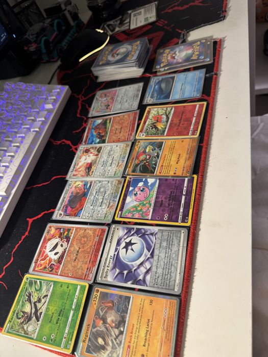 sprzedam karty pokemon rózne