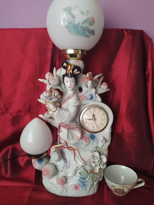 Каминные часы.  60 см .Фарфор