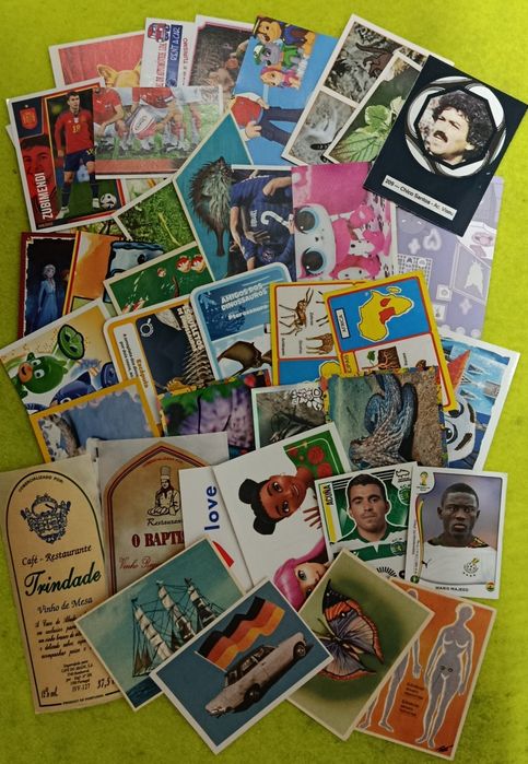 8 Lotes de CROMOS de Futebol e outros