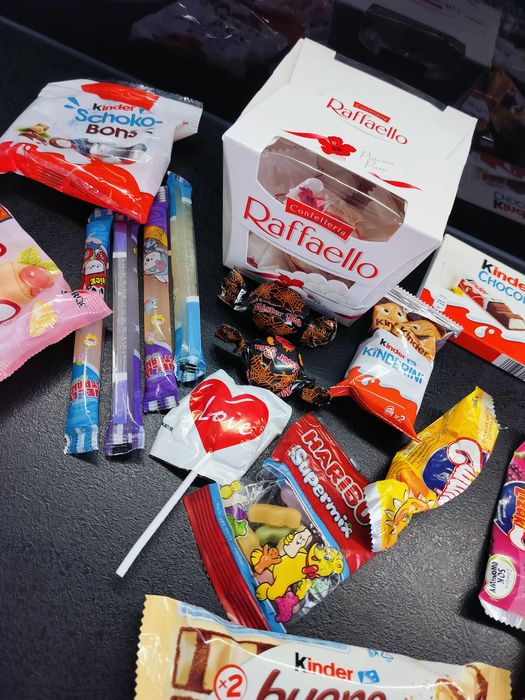 Mix słodycze chipsy Rafaello Kinder chocolate bueno