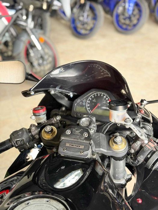 Honda CBR 1000 RR SC57