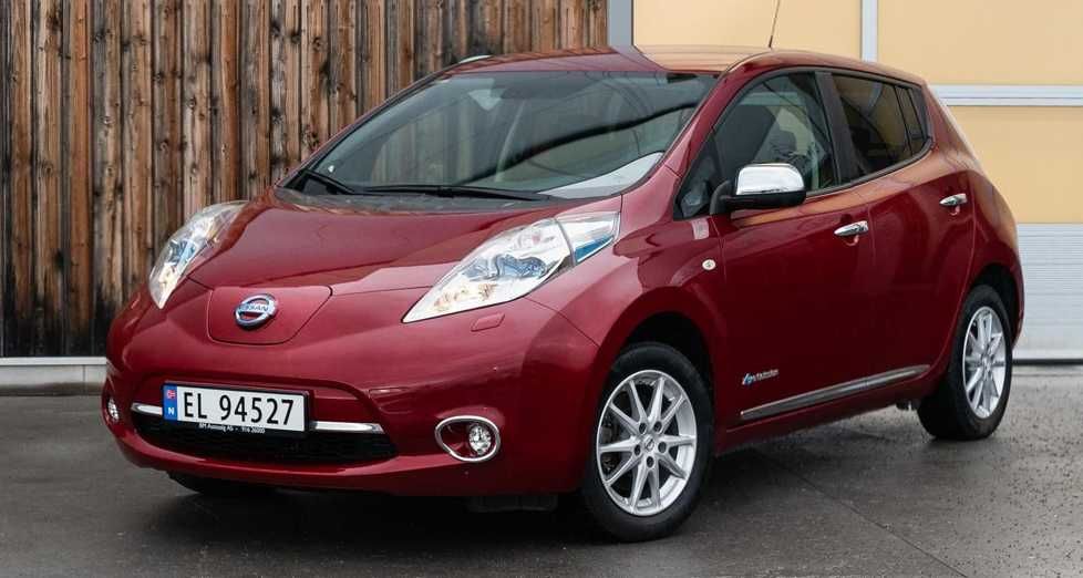 Nissan Leaf 24 KWt не був в ДТП, 12 палок з 12, РОЗМИТНЕНИЙ