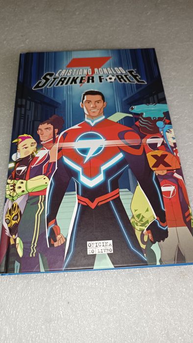 Livro Cristiano Ronaldo Striker Force 7 - 1 edição 
Volume 1
de Cristi