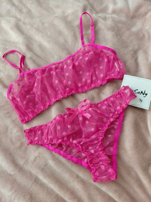 Nowa różowa bielizna z siateczki, przezroczysta.