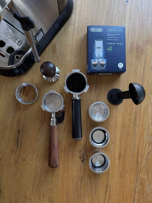 Ekspres DeLonghi Dedica EC 685 + akcesoria | Gwarancja do 2027