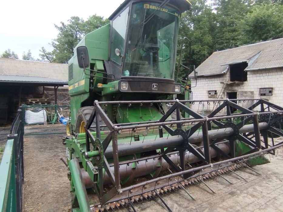 John  Deere 1055