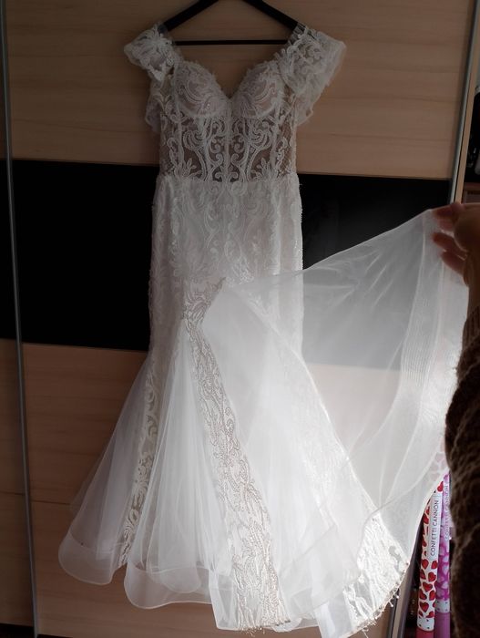 Suknia ślubna plus welon